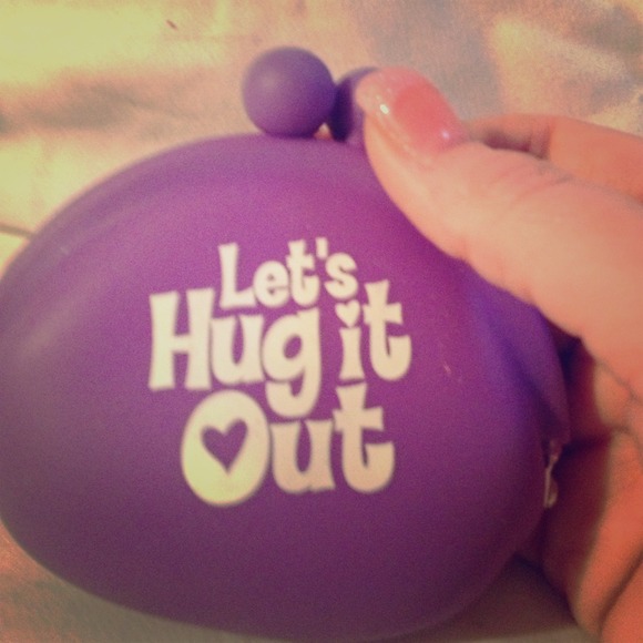 Cute little "hug it out" change purse