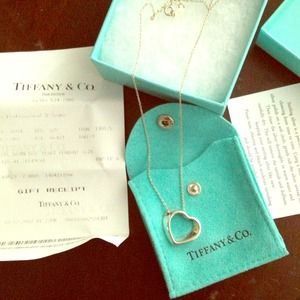 ❌Sold❌Tiffany & Co. Geometric Heart necklace