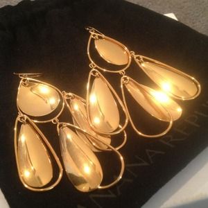 Banana republic gold chandelier earring. Brand new