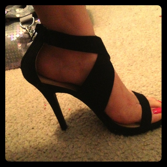 ❌❌SOLD❌❌Forever 21 heels