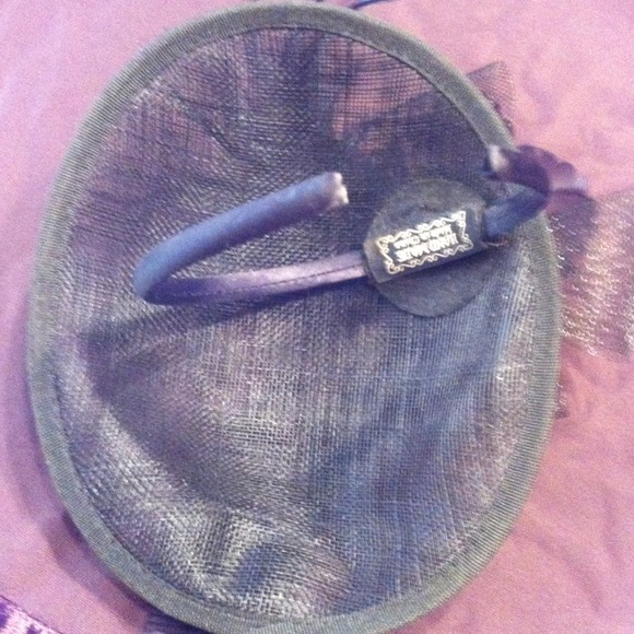 New Black feather and flower hat head piece - Picture 2 of 3