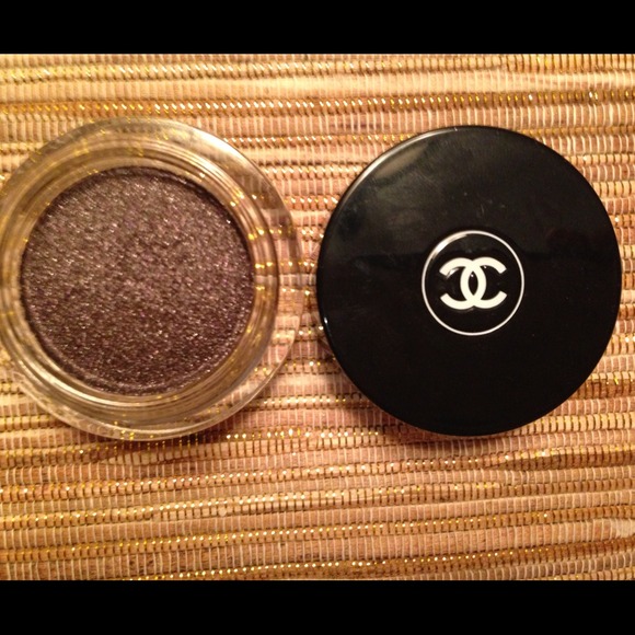 🌺SOLD IN BUNDLE🌺Chanel Illusion D'Ombre