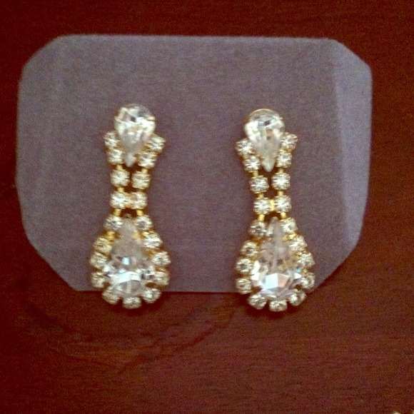 Rhinestone teardrop earrings,necklace bracelet.