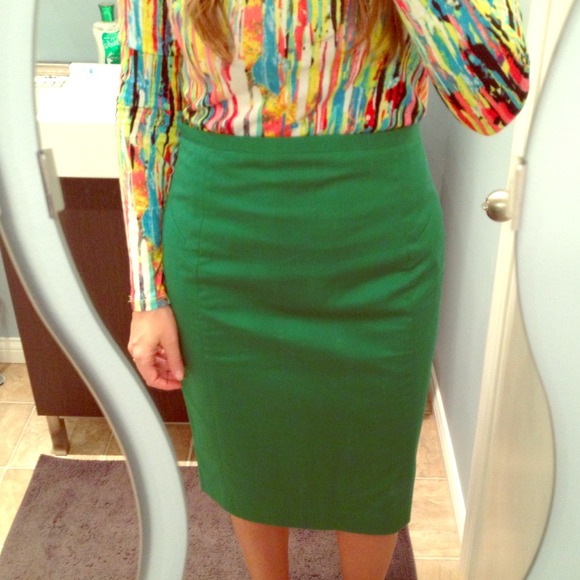 Kelly green pencil skirt