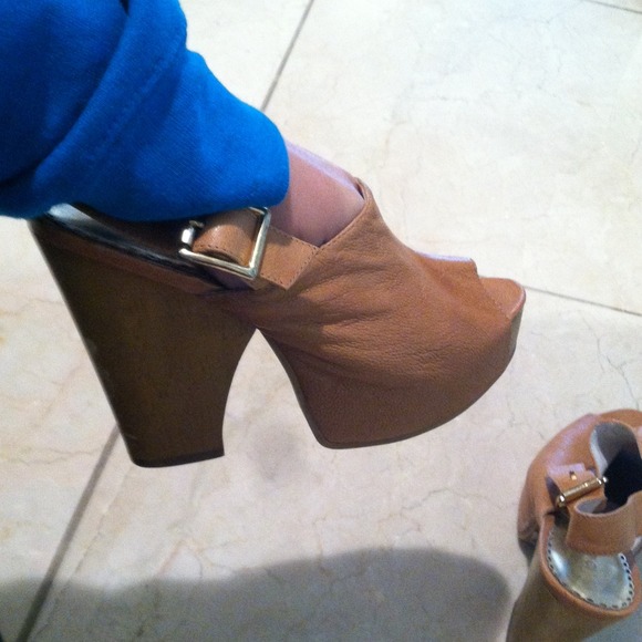 Sold - Picture 3 of 4