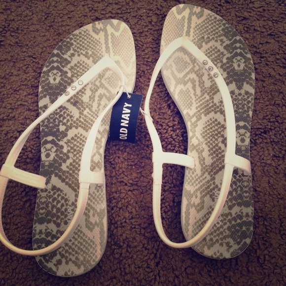 NWT Gator Flip Flops