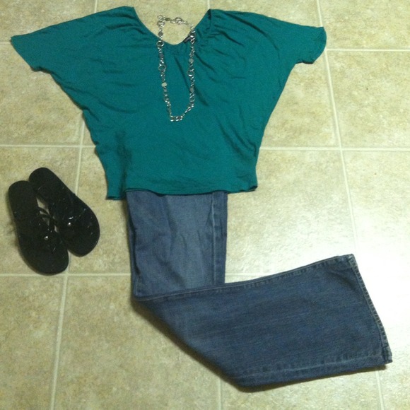 ✨***SOLD***✨EXPRESS V neck shirt
