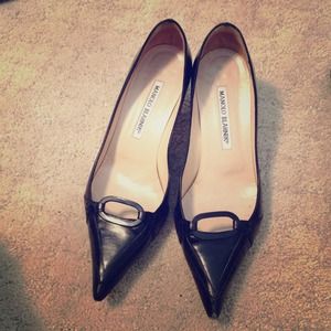 PRICE DROP Manolo Blahnik black pumps