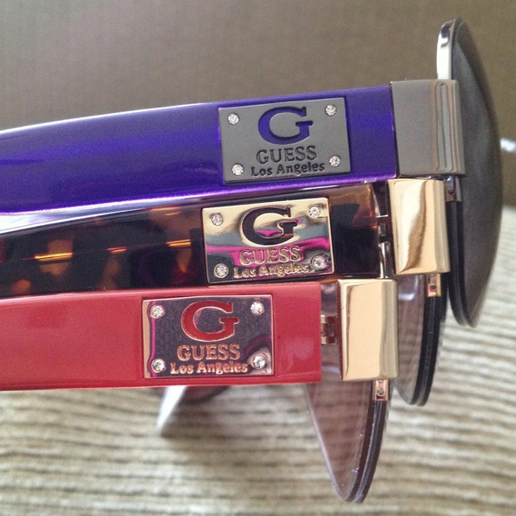 🚫Sold out🚫😎GUESS Brand sunglasses 😎