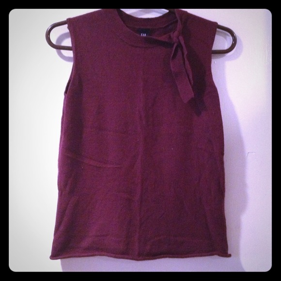 Gap Burgundy Shirt Size Small with Bow Embellishment - Picture 1 of 3