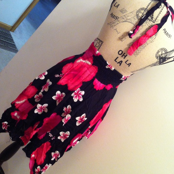 🚫Traded🚫Hawaiian Halter Dress - Picture 3 of 4