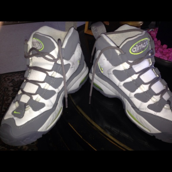 Gently used AirMax Nikes - Picture 2 of 4
