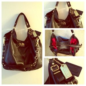 COACH XL Shoulder Bag(Black)
