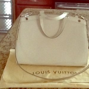 SOLD 👍👍👍👍 Louis Vuitton Brea Epi