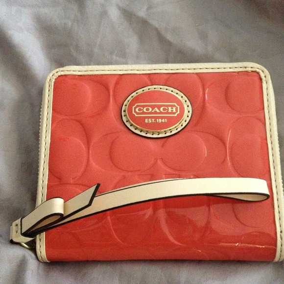 Coach Wallet 💥💥SOLD IN BUNDLE🌟🌟