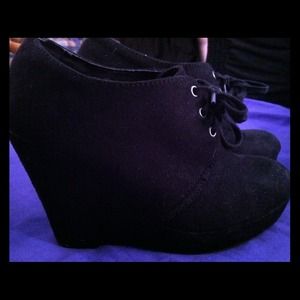Black Poppy Suede Wedges.