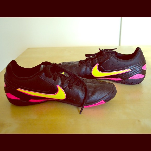 SOLD! Nike Futsal shoes (size 5)