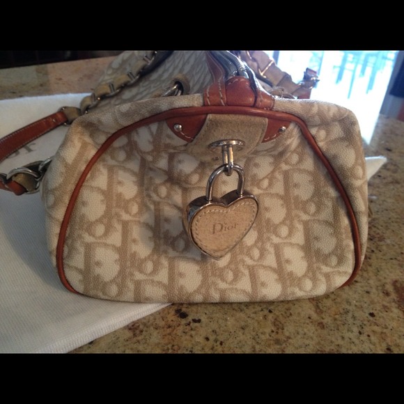 Christian Dior white beige logo canvas leather bag - Picture 2 of 4