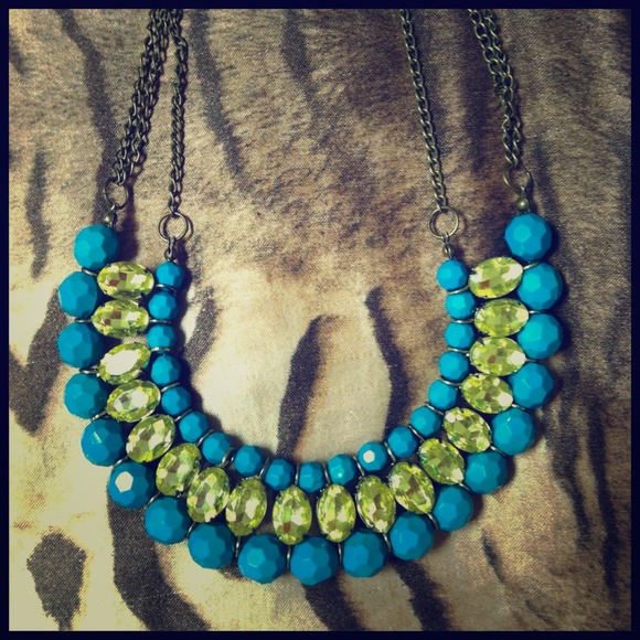 ❌SOLD❌ GREEN AND YELLOW NECKLACE