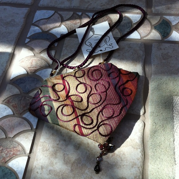 Embroidered Handbag with beads - Picture 4 of 4