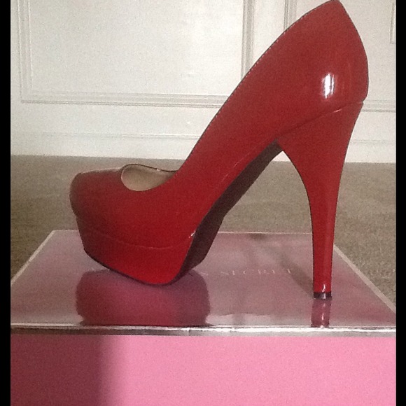 Candy Apple Red Stilleto size 7.5