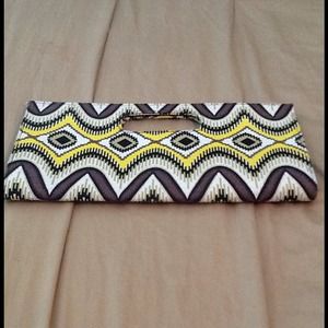 💢💢SOLD IN BUNDLE💢💢Beautiful Clutch