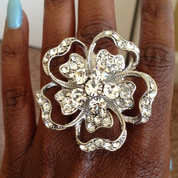 Really cute ring.