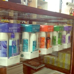Shampoo and conditioner plus the free gift