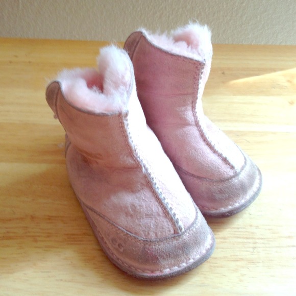 Uggs child boots - Picture 1 of 1