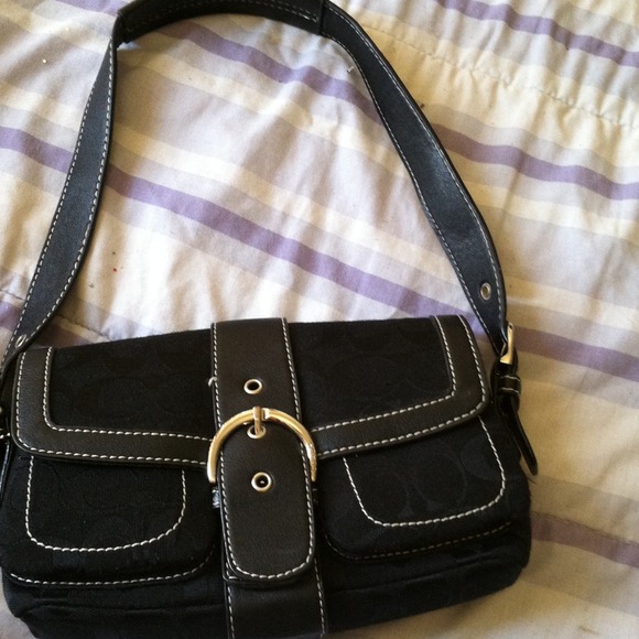 Coach Handbags - COACH PURSE