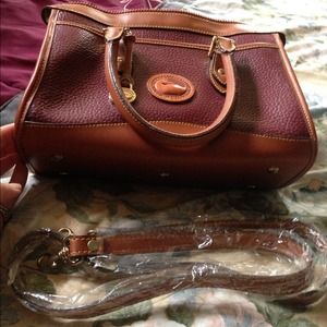 £Trade w/ Favi Genuine Leather Dooney Brouke