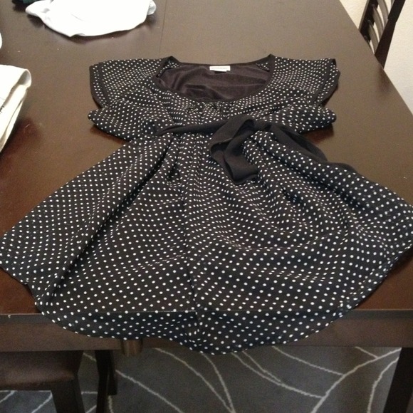 Polka dot belted maternity blouse