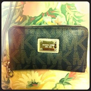 👛 Micheal Kors IPhone Case / Wallet 👛