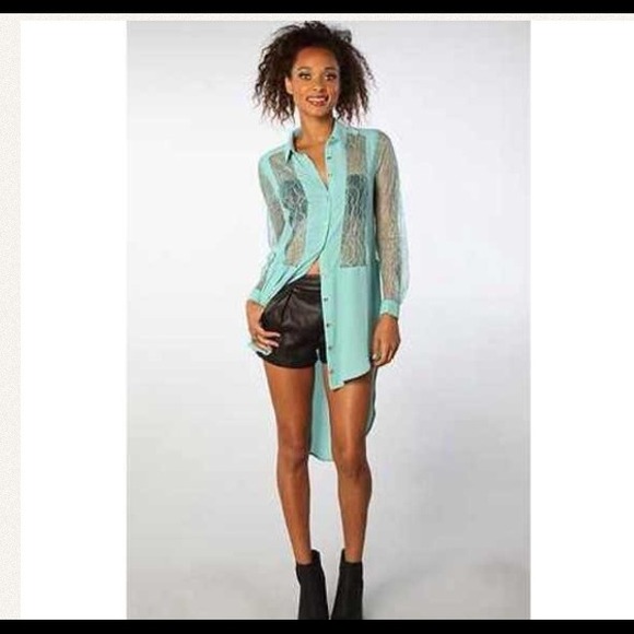 Lacey vamp blouse - Picture 1 of 2