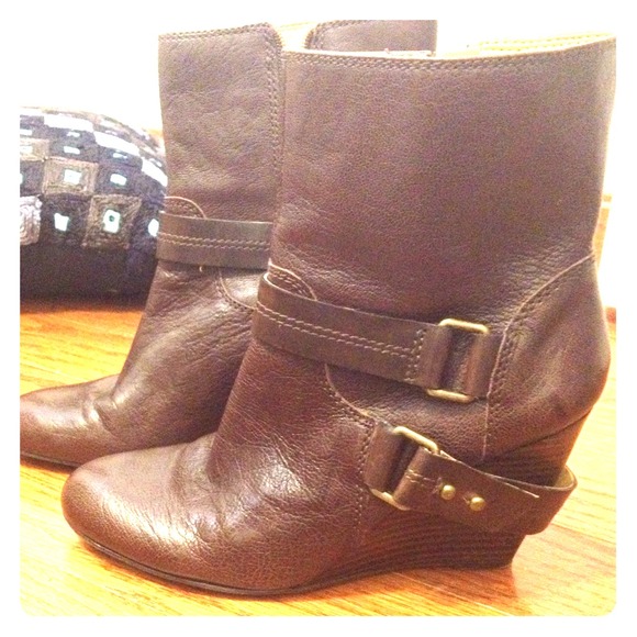 Nine West leather brown boots! Sz 9