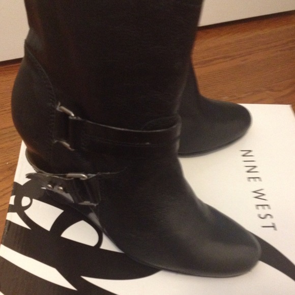 Nine West black leather boots!