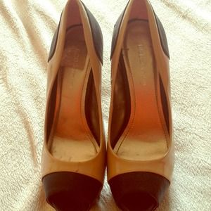 BCBG PUMPS!