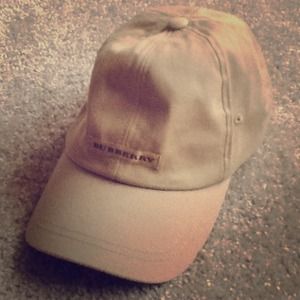 Reserved! Burberry golf hat