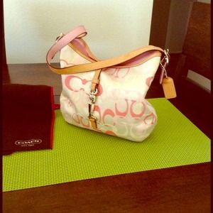 AUTHENTIC!!!Coach soft clip Hobo signature optic!