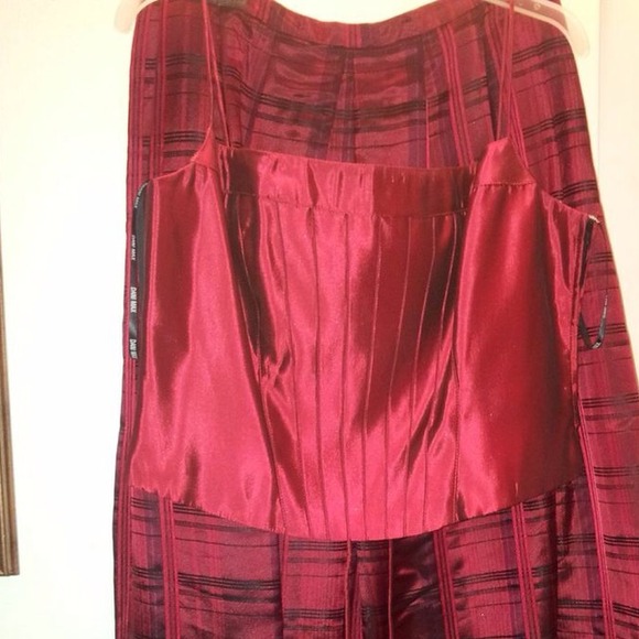 Beautiful two piece shirt and skirt!