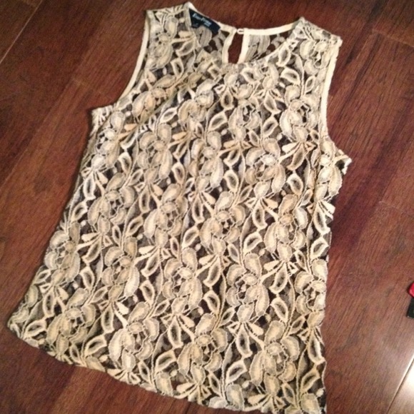 ❌SOLD❌in bundle 🈳 Evan Picone Lace Tank - Picture 3 of 4