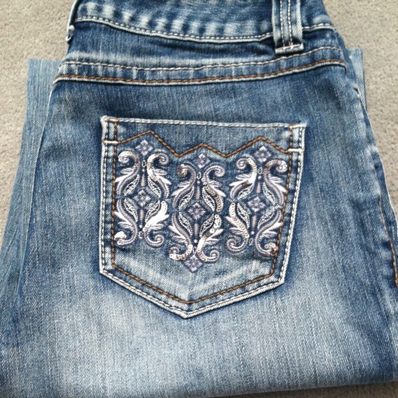 Capris - Picture 3 of 3
