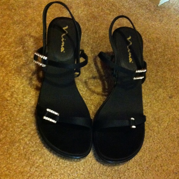 Nina shoe worn once very nice