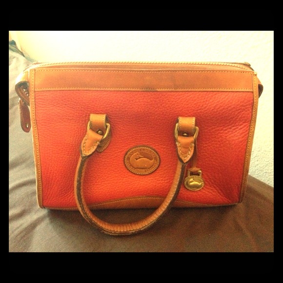 💥CLEARANCE!!💥 Dooney and Bourke purse