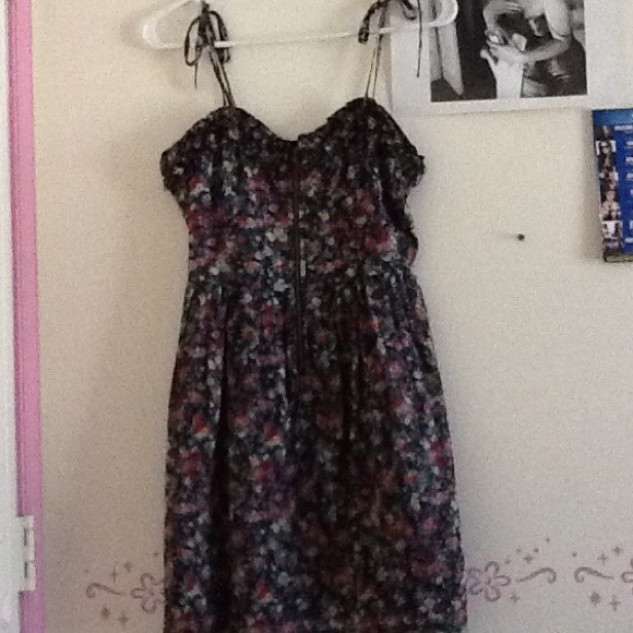 Small forever 21 floral dress