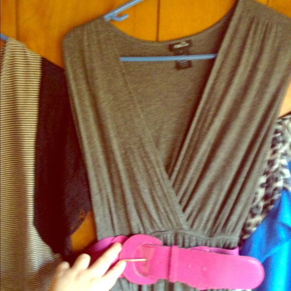 Grey pocket dress with pink belt.