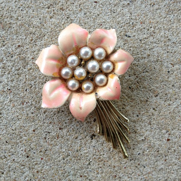 SOLD-VINTAGE-brooch/pen