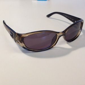 Gucci sunglasses - cute!