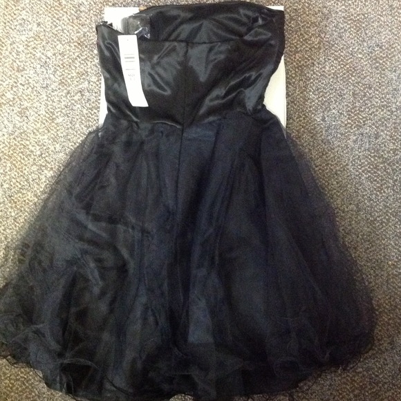 Prom dress - Picture 2 of 4