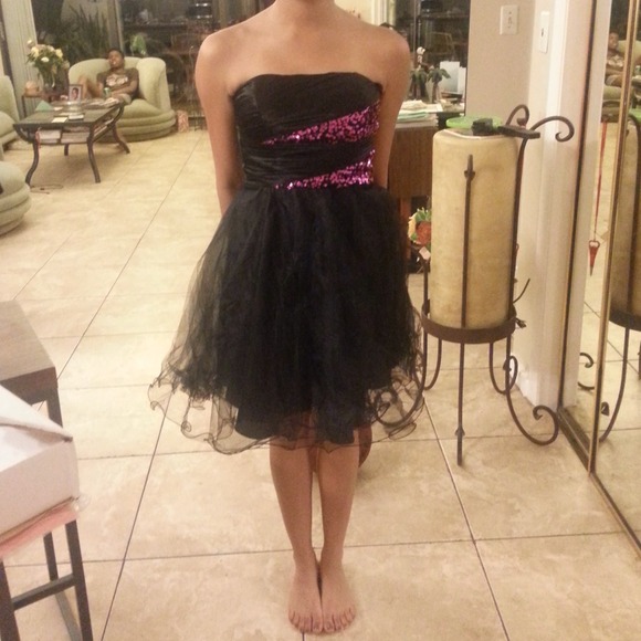 Prom dress - Picture 3 of 4